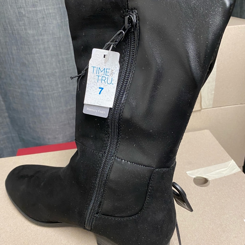 Boots - Picture 3 of 3
